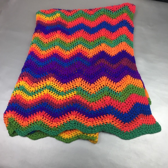 Handmade rainbow knitted throw blanket - Picture 6 of 10
